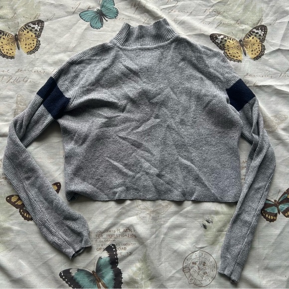 Brandy Melville 1/4 zip Ribbed Cropped sweater - Picture 2 of 5